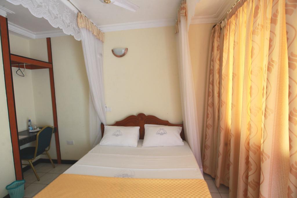 Coastgate Hotel Момбаса Экстерьер фото